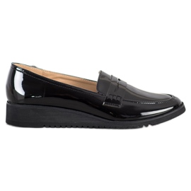 Goodin Lacquered loafers black