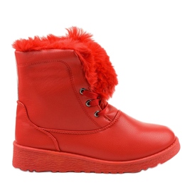 Red insulated boots from Inaleth