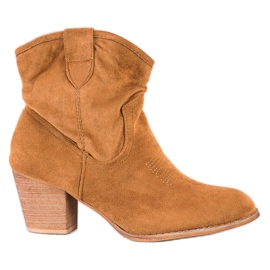 Ideal Shoes Camel Cowgirls On A Post brown multicolored