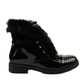 Black flat insulated lacquered Feminine boots