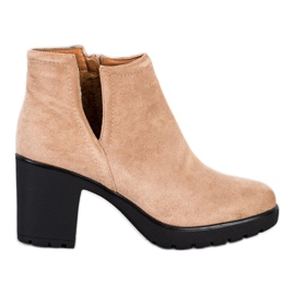 Bella Paris Beige Booties With A Cut