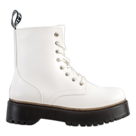 SHELOVET Warm boots on the platform white