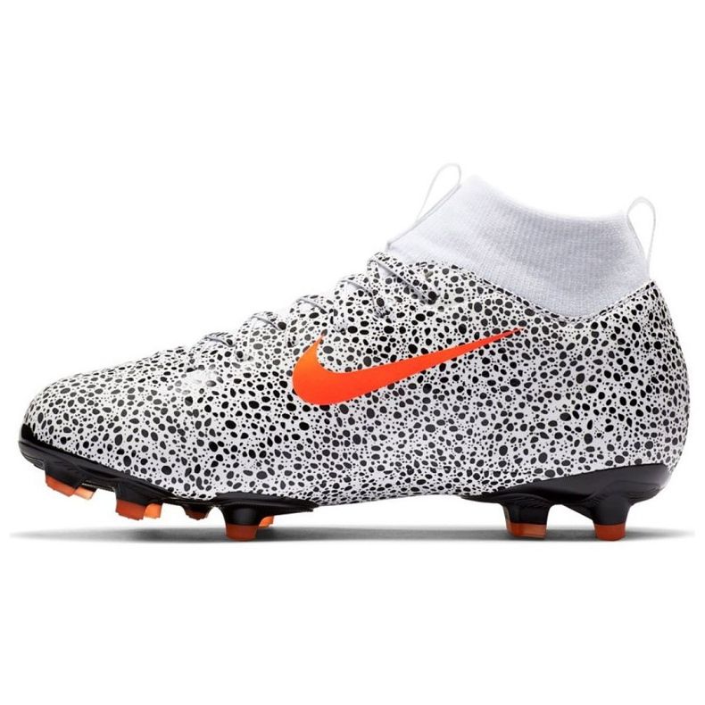 Nike Mercurial Superfly 7 Academy CR7 FG / MG Jr CV3182-180 soccer shoes white