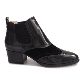 Lacquered shoes on a pillar 8582-1 Black