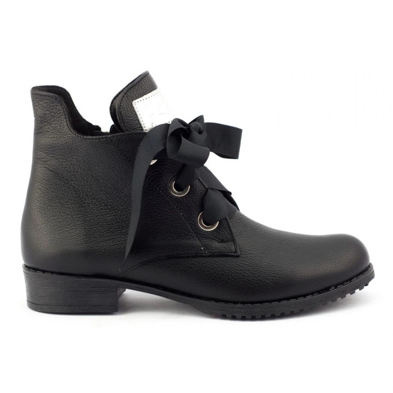 Olivier Boots with a ribbon, insulated Flora with black grain