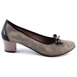 Maxoni Pumps for women on the post 1634 brown Maxoni Pumps for women on the post 1634 brown