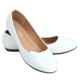 White lacquered ballerinas 9988-60 White