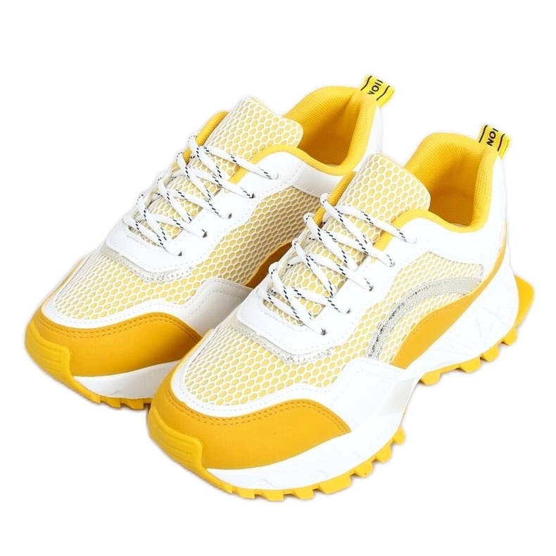 2008 Yellow and white sports shoes 2008 Yellow and white sports shoes