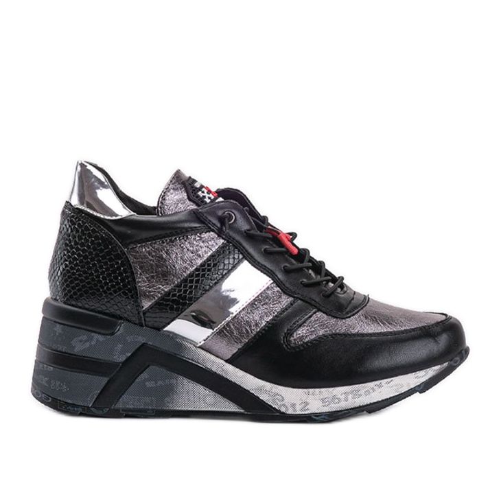 Black sneakers on the Izabella wedge