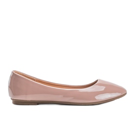 Beige lacquered India ballerinas