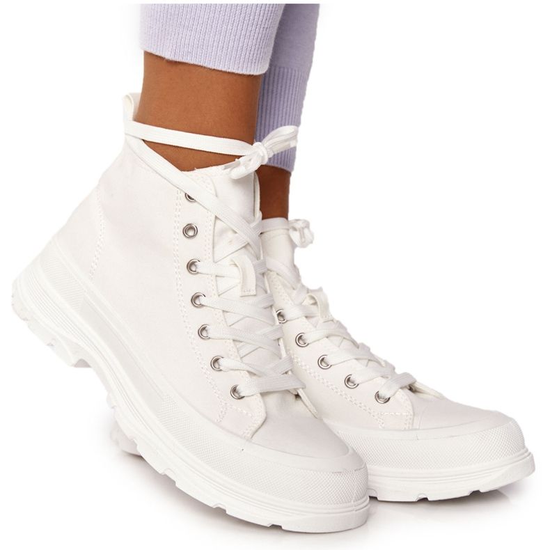 FB2 Women's High Sneakers White Trissy On A Large Sole
