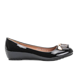 Black lacquered Lillie ballerinas