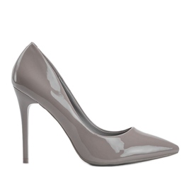 Gray pumps on a Madyson heel grey
