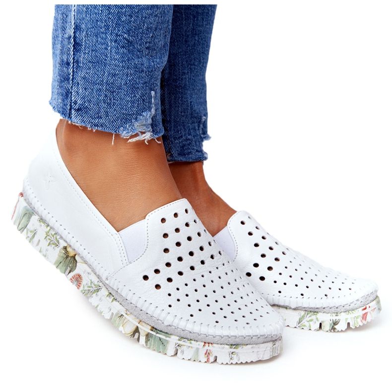 Openwork Leather Shoes Maciejka White 03512B-11 multicolored