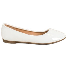 Diamantique Lacquered ballerinas white