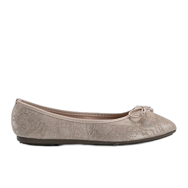 Beige lace ballerinas from Alessandra
