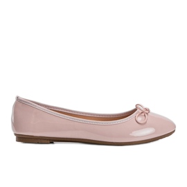 Pink lacquered ballerinas with a Lesley bow