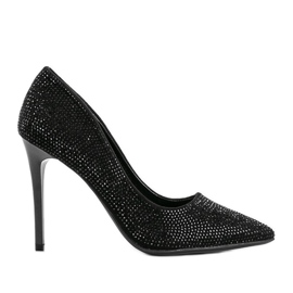 Black shiny pumps on the Luisa heel