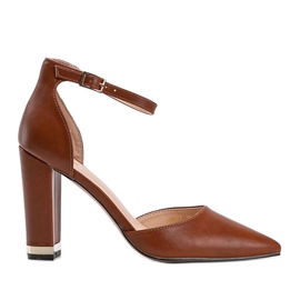 Brown pumps on the Kaelyn post