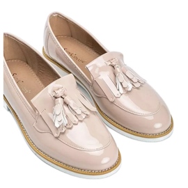 Beige lacquered shoes with Lorena fringes