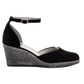 Black Pumps On The VINCEZA Wedge