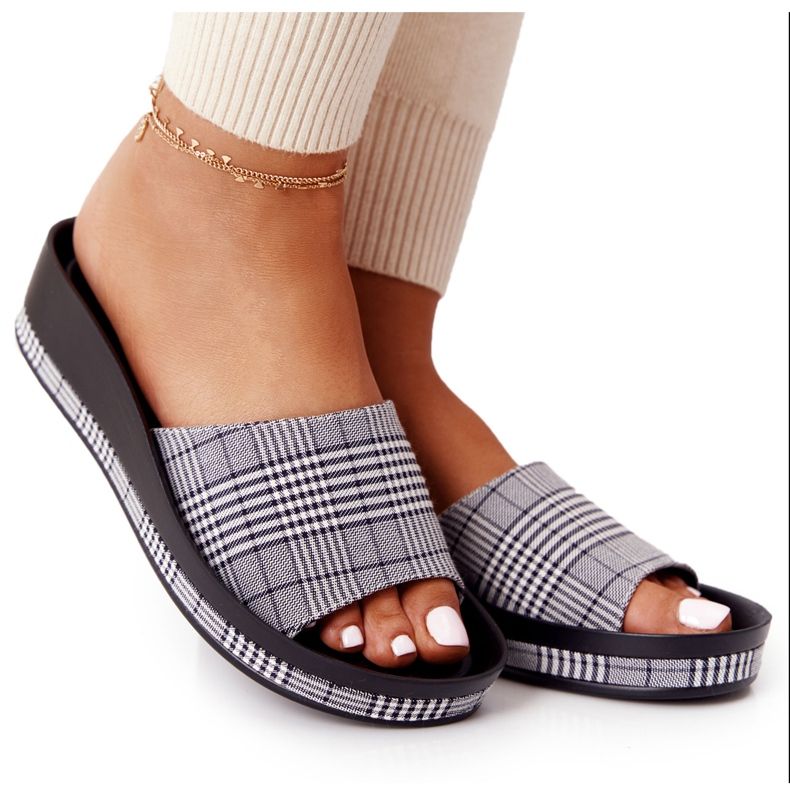 Slippers On Wedge Vinceza 21-17113 Gray Check white black grey