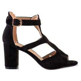 Sabatina Stylish Black Sandals On A Bar