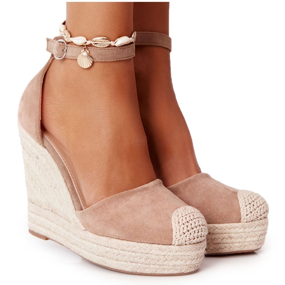 light colored wedges