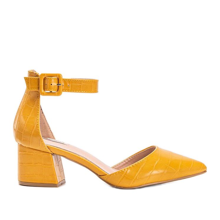 Mustard shuttles on a Lindsey block yellow