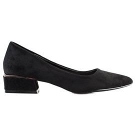 Goodin Black Pumps On A Flat Heel