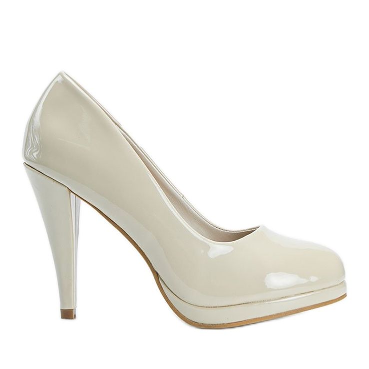 BM Beige pumps lacquered on the Carrie platform