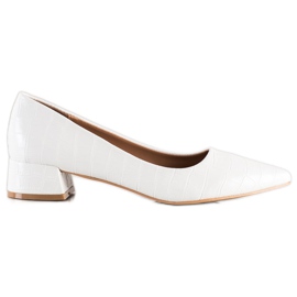 Sweet Shoes Classic Pumps On Low Heels white