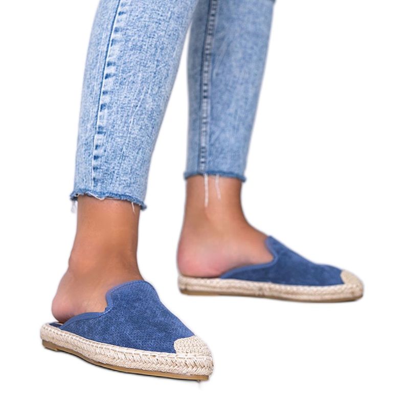 Blue flip-flops with a built-up Kinshasa front