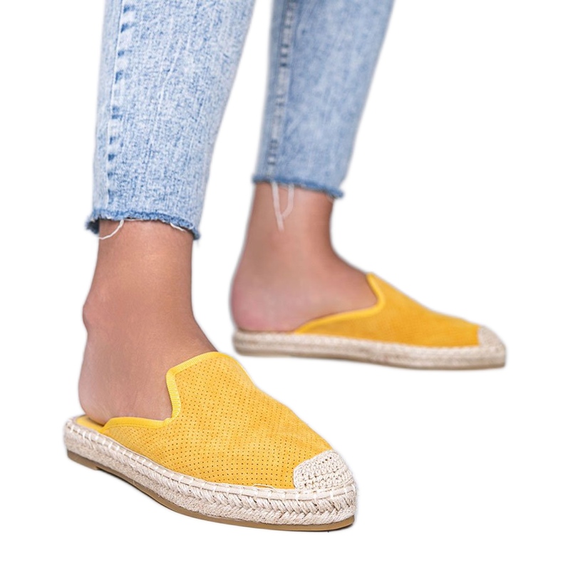 Yellow flip-flops with a built-up Kinshasa front