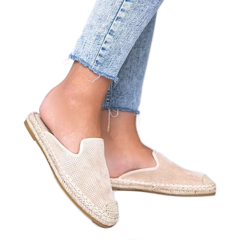 Kinshasa beige flip-flops with a built-up front