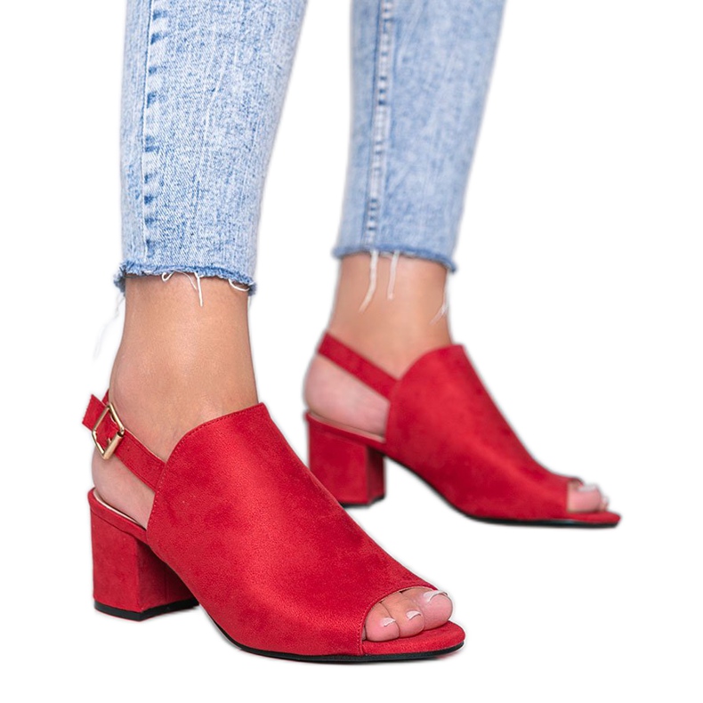 Red sandals on a post with a Blubbery shank