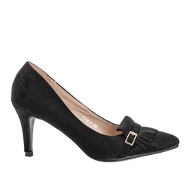 Black pumps on a Xyla heel