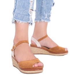Camel espadrilles on the Heis wedge brown