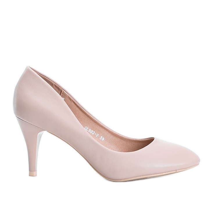 Beige pumps on a Dela heel