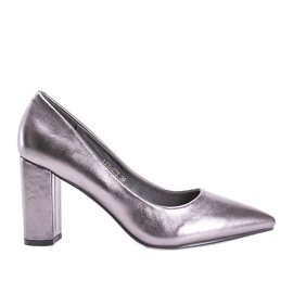 Gray metallic pumps on the Biancaa post grey Gray metallic pumps on the Biancaa post grey
