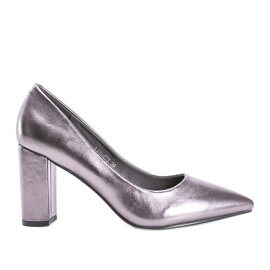 Gray metallic pumps on the Biancaa post grey