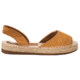 Ideal Shoes Slip-on Espadrilles brown
