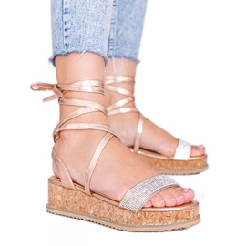 Pink sandals tied with zircons Ves golden