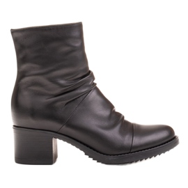 Marco Shoes Comfortable black leather boots with shirring Marco Shoes Comfortable black leather boots with shirring