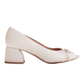 Marco Shoes 1577P white leather pumps with a stable heel