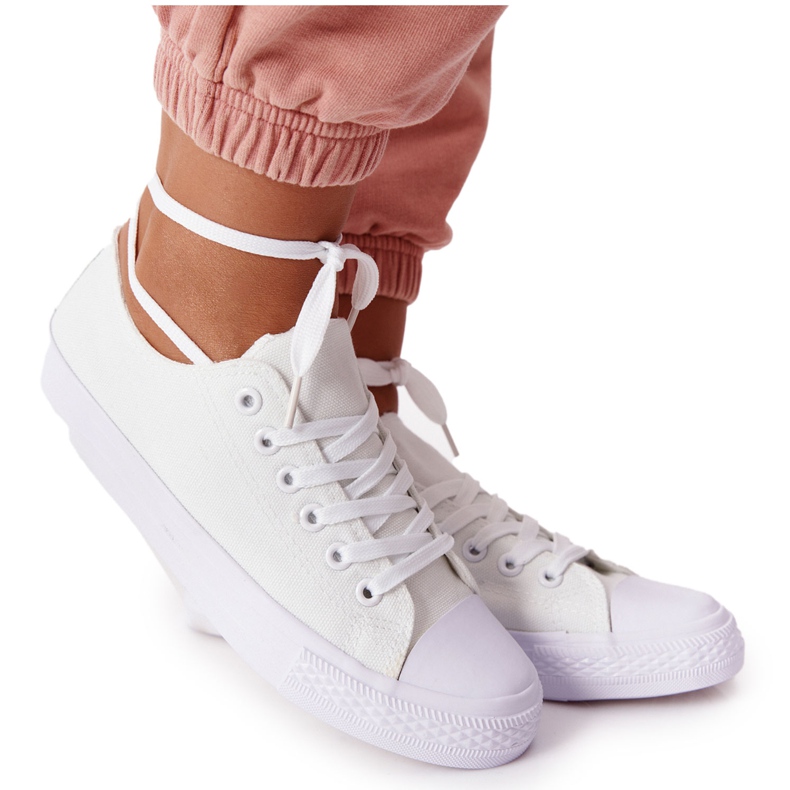 Women's Classic Sneakers White Omerta