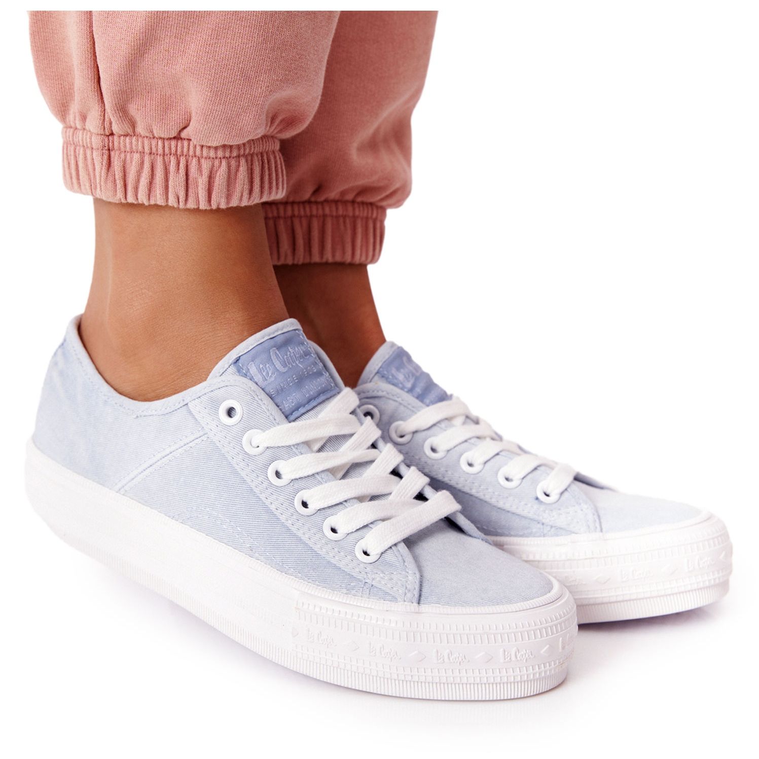 Women's top lee sneaker