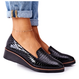 Lacquered Shoes On Wedge Vinceza 10675 Black