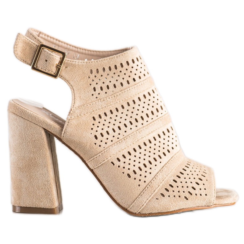 Renda Openwork Sandals On A Post beige