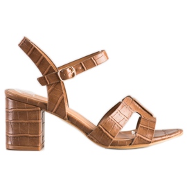 Cm Paris Stylish Sandals On A Bar brown
